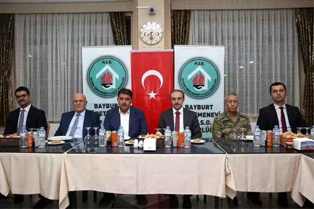 Vali yardımcıları Bayburt'a veda ediyor