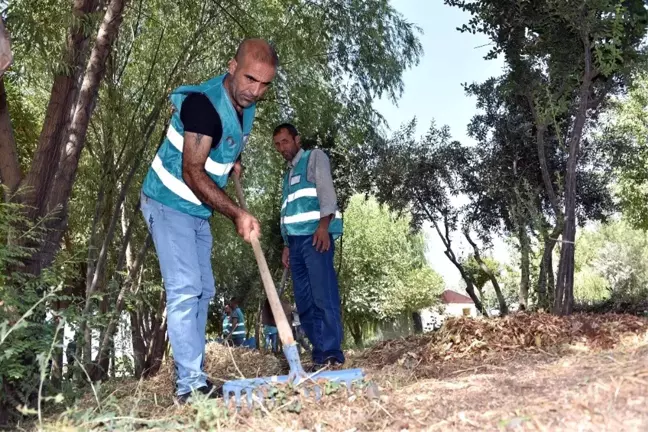 Siverek'te mahkumlar temiz bir çevre için temizlik yaptı