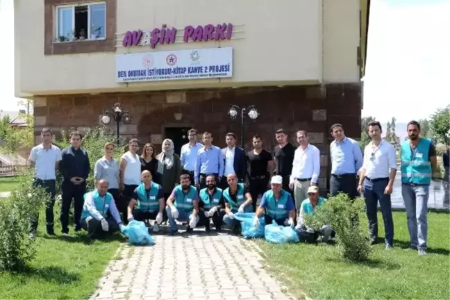 Yüksekova'da hükümlülerden çevre temizliği