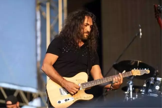 Zeytinli rock festivali renkli görüntülerle son buldu