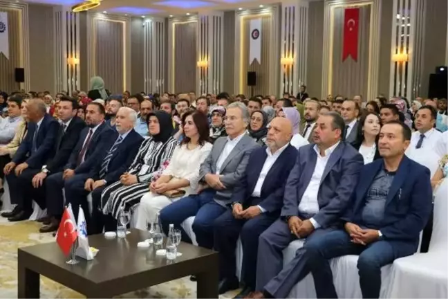 Mehmet ali şahin'den 'davutoğlu' açıklaması: profesöre yakışmaz