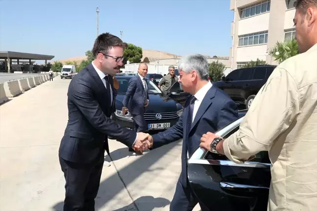 Hatay Valisi Doğan, Cilvegözü Sınır Kapısı'nda incelemelerde bulundu