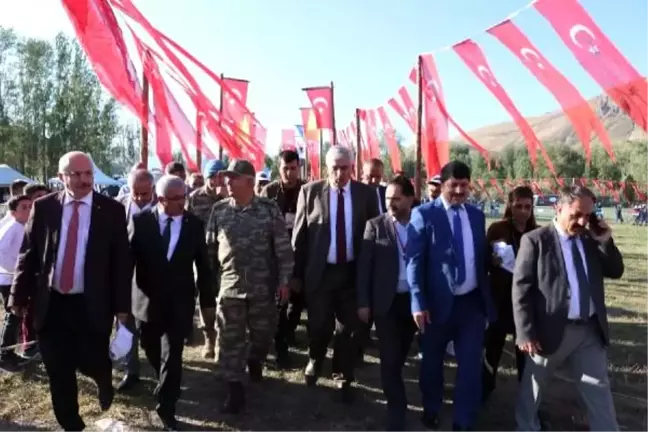 Pasinler zaferi'ne coşkulu kutlama