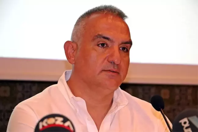 Bakan Ersoy Türkiye'nin 2023 Turizm Stratejisi'ni açıkladı