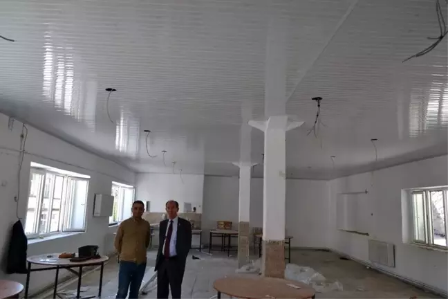 Şaphane'de Belediye AŞ evi yenileme çalışmaları devam ediyor