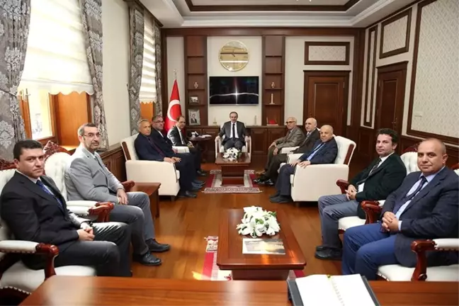 Bayburt Üniversitesi heyeti Vali Cüneyt Epcim'i ziyaret etti