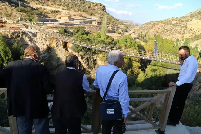 Yerköprü Şelalesi'nde asma köprü çalışmaları