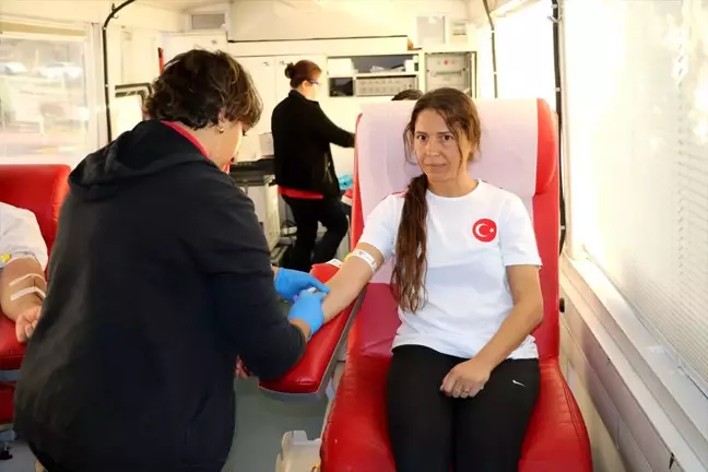 Milli sporcu Derya Can'dan kök hücre bağışı kampanyasına destek