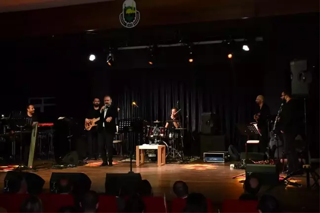 İnegöl'de Hakan Aysev Cumhuriyet özel konseri
