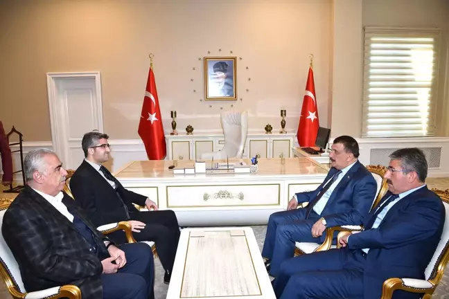 Başkan Gürkan Darende'de ziyaret ve incelemelerde bulundu