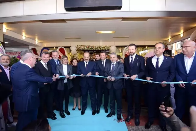 Bursa'da 33 yıllık mağaza yenilenen yüzüyle açıldı