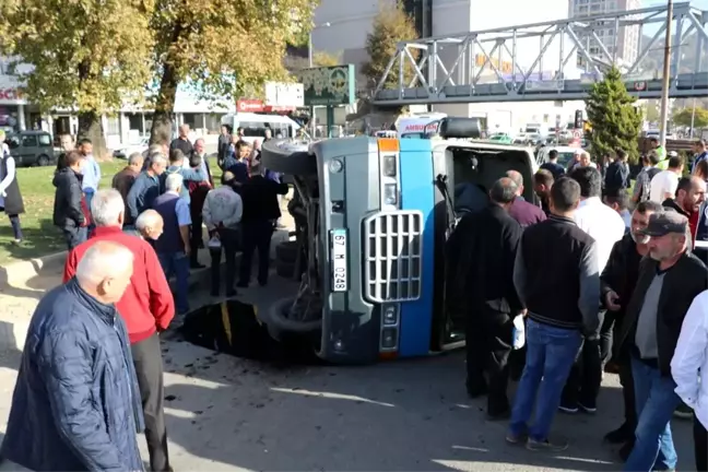 Yolcu minibüsü devrildi; 7 yaralı