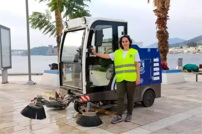 Bodrum'da çevre dostu temizlik aracına kadın şoför