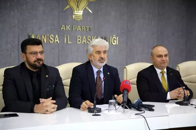 AK Parti Manisa İl Başkanlığında Salih Hızlı görevi devraldı
