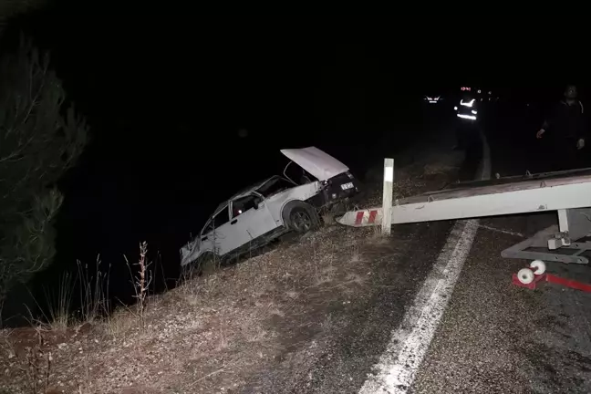 Burdur'da otomobil uçuruma devrildi: 5 yaralı