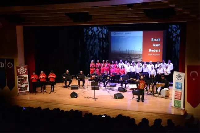 Engelsiz Türk Halk Müziği Korosu'ndan 'Deyişler' konseri