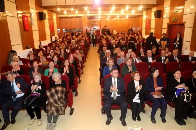 Kastamonu'da ilk kadın mitinginin 100. yılı nedeniyle panel düzenlendi