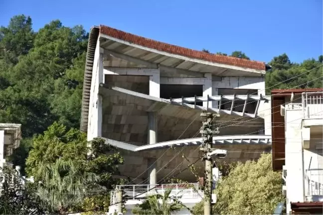 Kenan Evren'in satılan villasının yerine yapılan malikane alıcısını bekliyor