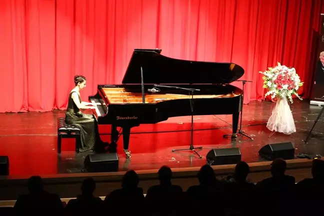 Piyanist Birsen Ulucan Tekirdağ'da sahne aldı