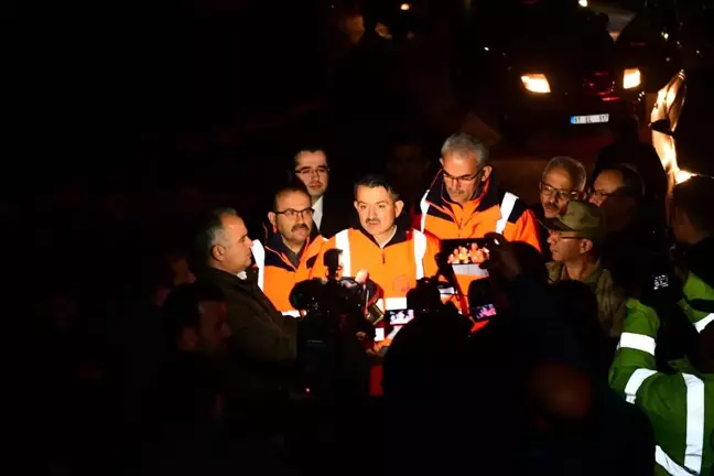 Bakan Pakdemirli örtü yangınlarının sürdüğü Trabzon'da incelemelerde bulundu Açıklaması