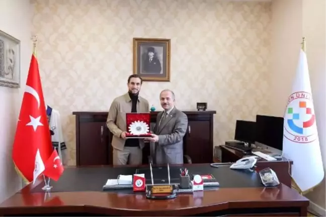 Milli futbolcu Yusuf Yazıcı eğitimini aksatmıyor