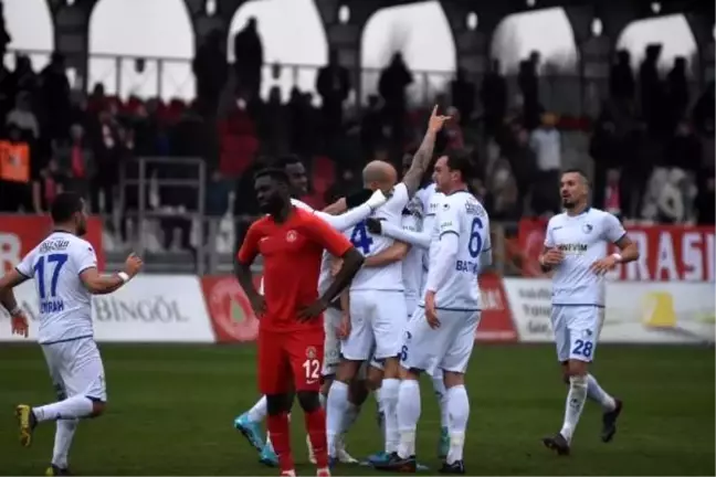 Cesar Grup Ümraniyespor - Büyükşehir Belediye Erzurumspor: 1-2