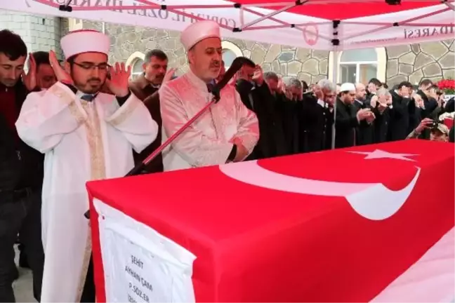 Şehit Piyade Er Ayhan Çam, gözyaşlarıyla son yolculuğuna uğurlandı