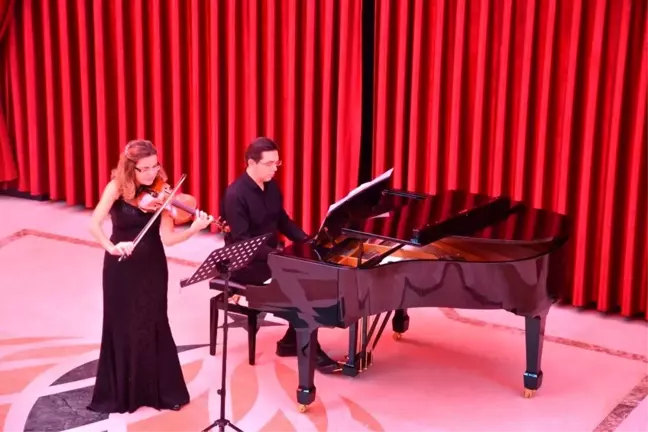 Türk Dünyası Bilim, Kültür ve Sanat Merkezi'nde klasik müzik rüzgârı