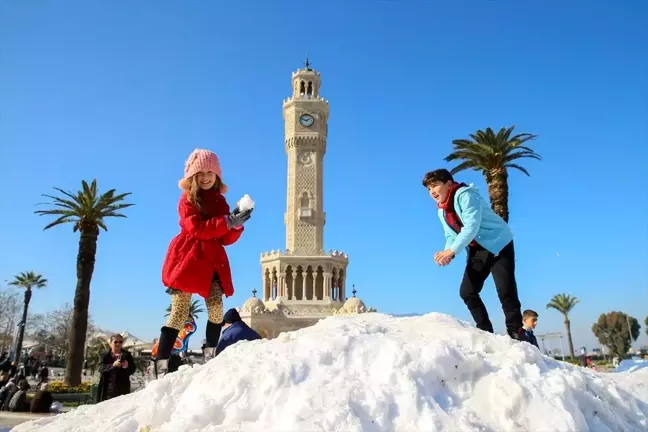 İzmir'e kar