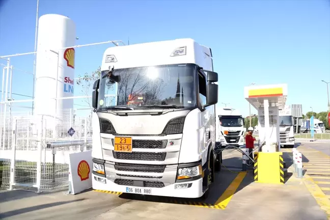 Türkiye'nin ilk sıvılaştırılmış doğal gaz istasyonu Kocaeli'de açıldı