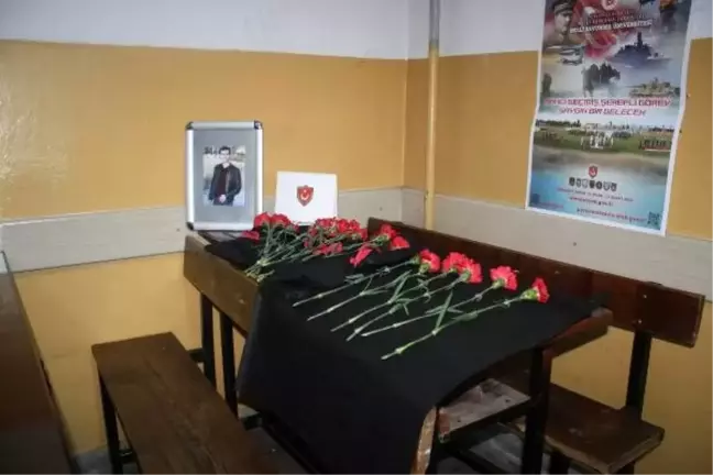 Kavgayı ayırırken öldürülen liseli Ahmet'in sınıfında hüzün