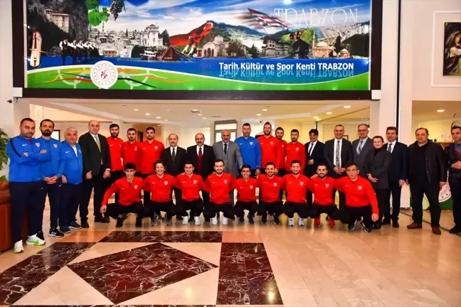 Salon Hokeyi Milli Takımı İsviçre'ye uğurlandı