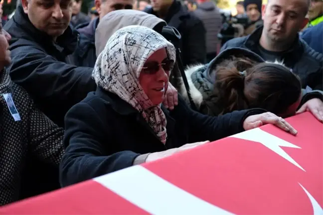 Şehit kardeşini 
