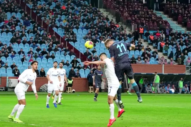 Süper Lig: Trabzonspor: 3 - Kasımpaşa: 0 (İlk yarı)
