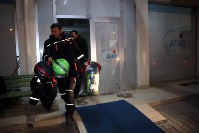 Deprem, Sivas ve Tokat'ta da hissedildi, AFAD ekipleri Elazığ'a gönderildi
