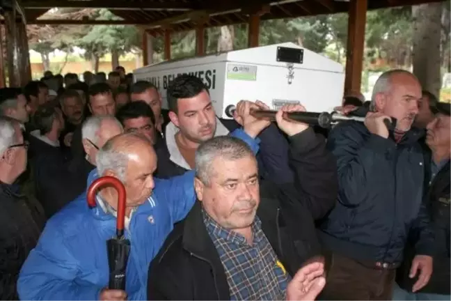Kaybolmasının 37'nci gününde ölü bulunan çiftçi toprağa verildi