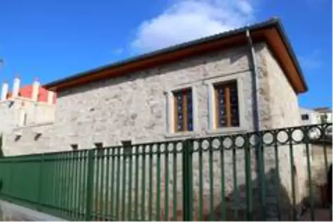 Çeşme'deki tarihi hamam hizmete açılıyor
