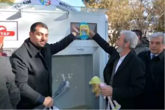 Bu kumbarada kitap ve oyuncak biriktirilecek