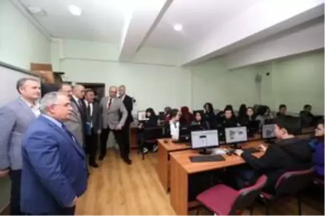 Sakarya Valisi Nayir'den vakıf ve okul ziyareti
