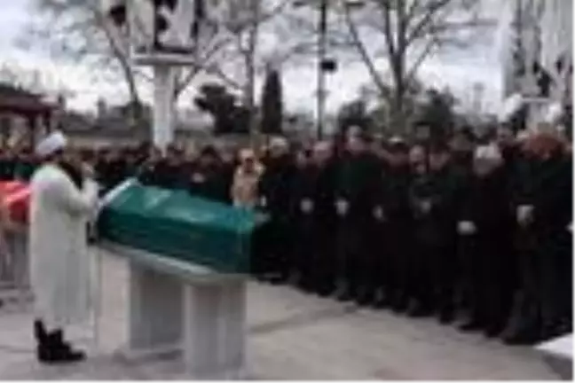 Bakan Albayrak İ.Ü. Cerrahpaşa Rektörünün annesinin cenaze törenine katıldı
