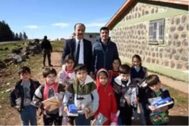 Vali Erin Siverek'te öğrencilerle buluştu