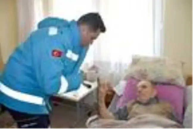 Yaşlılara evde sağlık kontrolü yapıldı