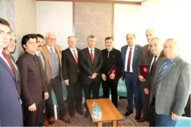 Hayırsever gurbetçi okul için aldığı arsayı bağışladı