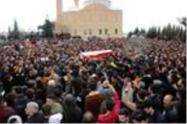 Şehit Mehmet Orhan, Adıyaman'da son yolculuğuna uğurlandı (2)- Yeniden
