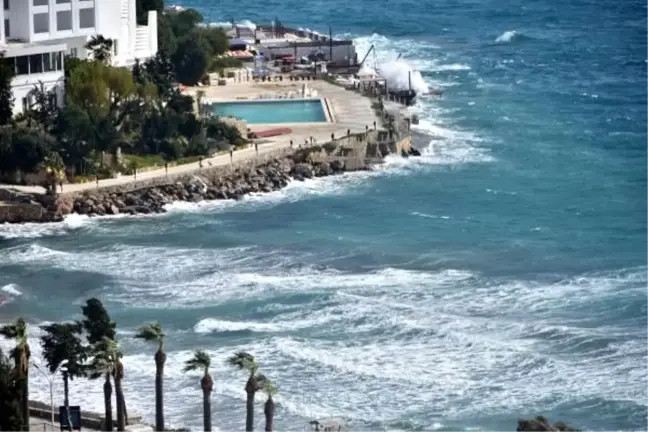 Bodrum'daki fırtına nedeniyle göçmenler sınır kapılarına yöneldi