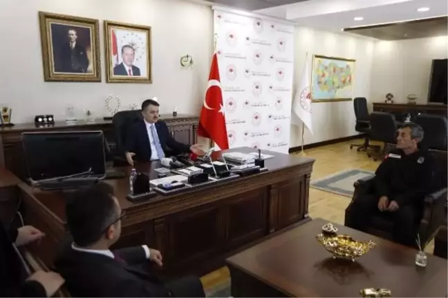 Bakan Pakdemirli: Antarktika'da elde edilen bilgiler akmaya başladı