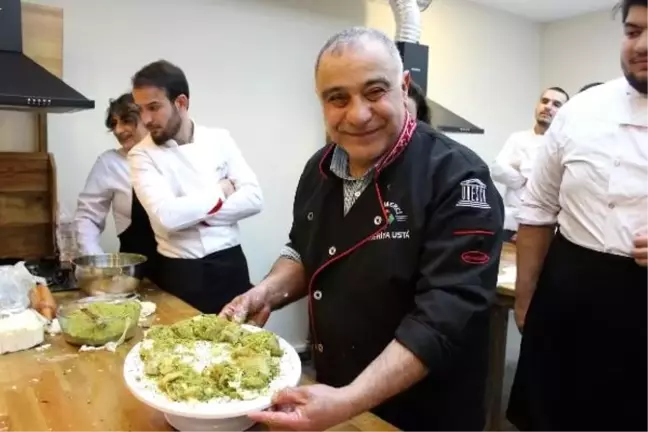 Gaziantepli Zekeriya Usta, İstanbul'da katmer yaptı