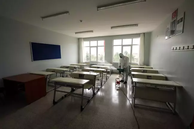 Darande'de ortak kullanım alanları dezenfekte edildi