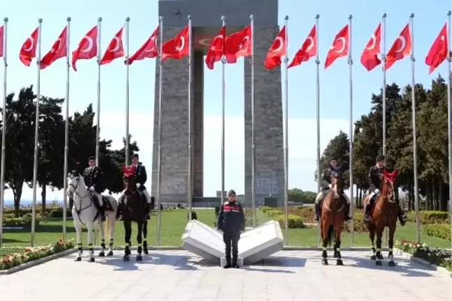 Çanakkale Deniz Zaferi'nin 105'inci yılı törenle kutlandı (3)