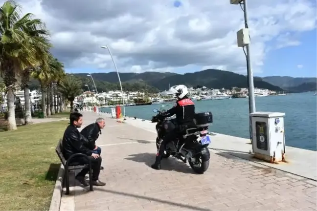 Marmaris sahilleri ve sokakları güzel havaya rağmen boş kaldı (2)
